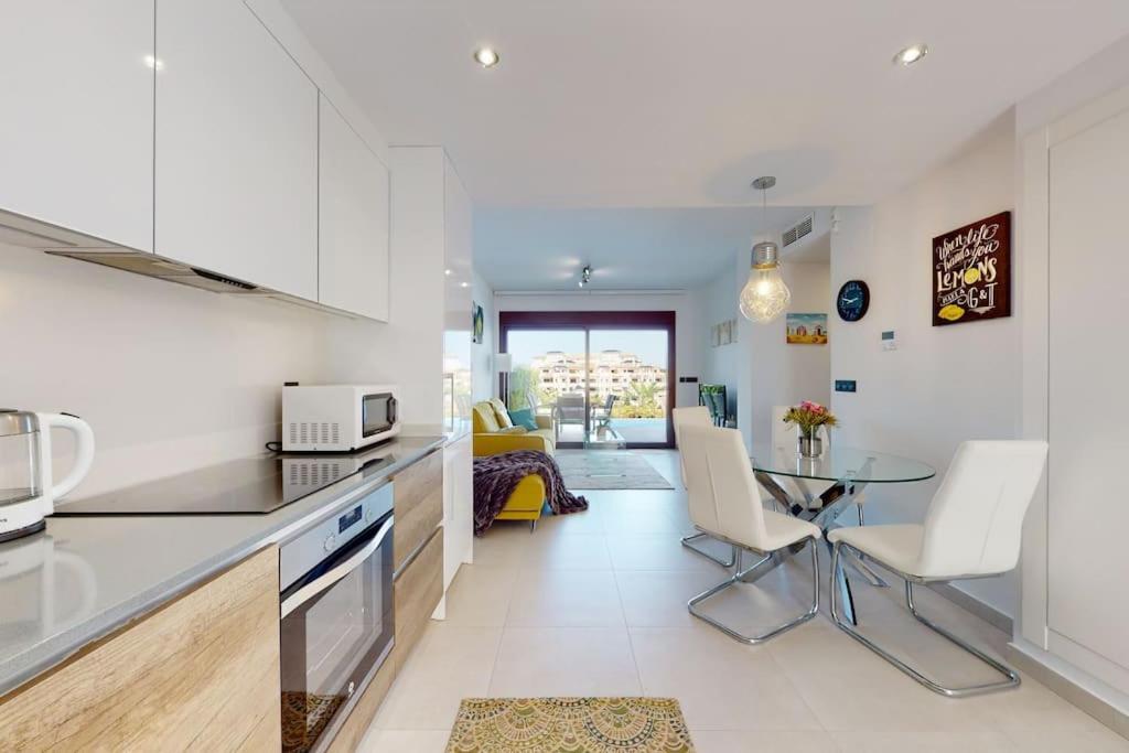 Apartman S Vlastnim Bazenem โอริอุเอลา ภายนอก รูปภาพ