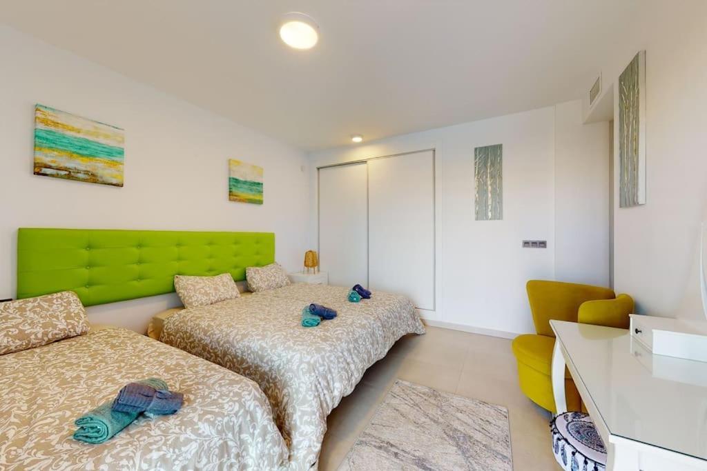 Apartman S Vlastnim Bazenem โอริอุเอลา ภายนอก รูปภาพ