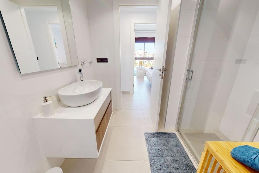 Apartman S Vlastnim Bazenem โอริอุเอลา ภายนอก รูปภาพ