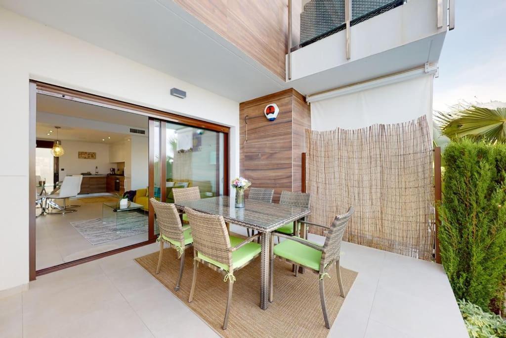 Apartman S Vlastnim Bazenem โอริอุเอลา ภายนอก รูปภาพ