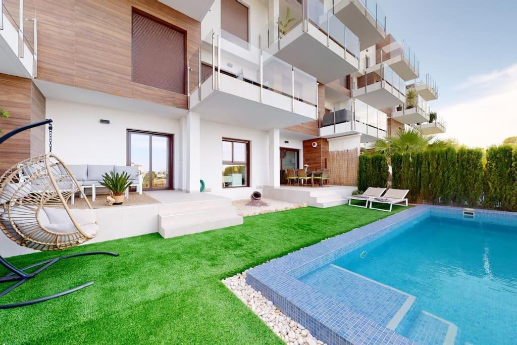 Apartman S Vlastnim Bazenem โอริอุเอลา ภายนอก รูปภาพ
